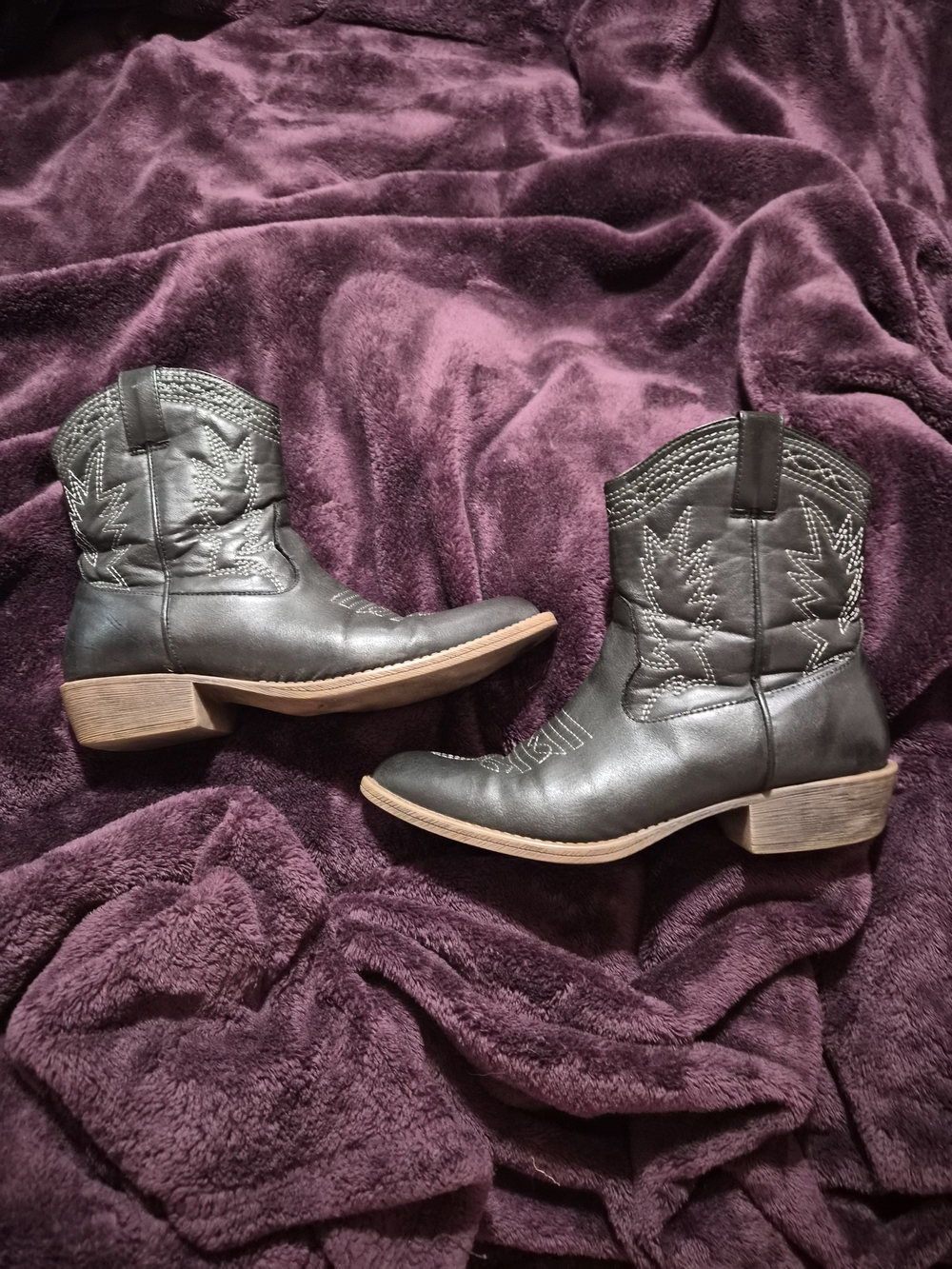 FREE PEOPLE Black Coconuts by Matisse Pistol Cowboy Bootie Sz 7.5